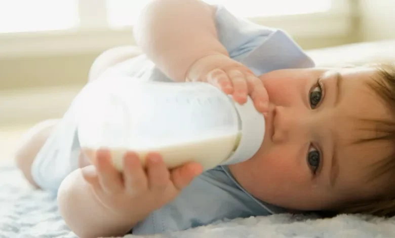 حليب النمو المخصص للأطفال الصغار