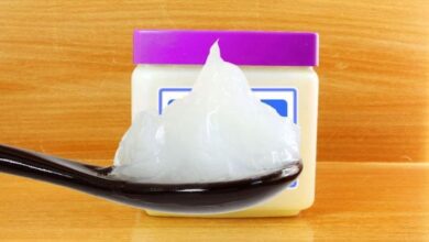 خلطات الفازلين لتبييض الجسم وترطيب البشرة بذكاء