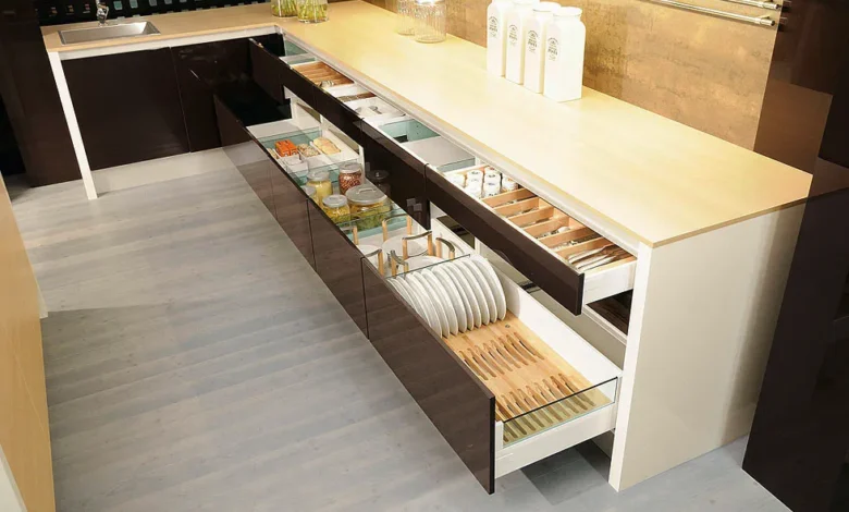 تنظيم المطبخ: كيف تجعل الخزائن عملية