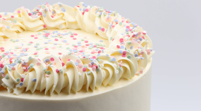 طريقة تحضير كريمة الزبدة المثالية للتغليف والتزيين